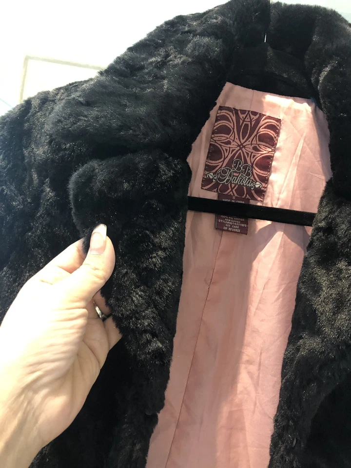 Abrigo difuso BB Dakota negro sin usar, en caja, piel vegana S pequeño otoño invierno chaqueta Foto 3 de 4