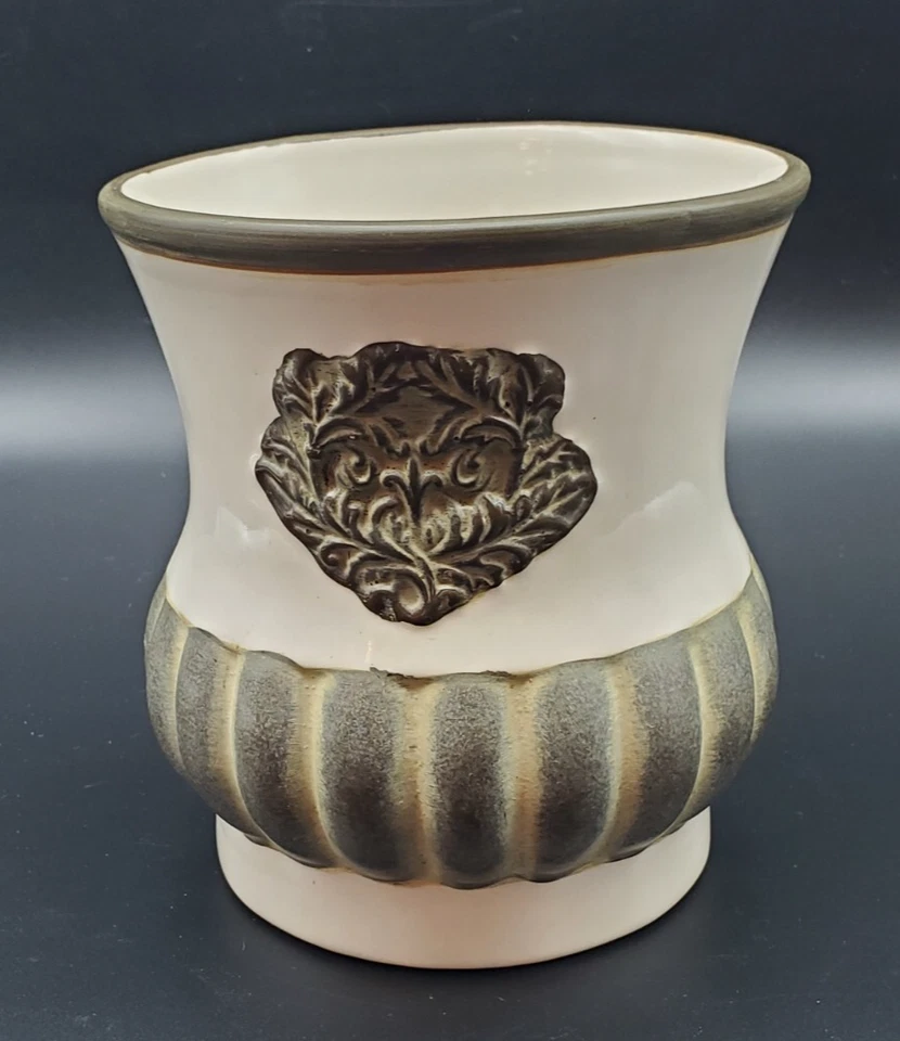 Southern Living Home Large Decor vase - Image 2 of 4