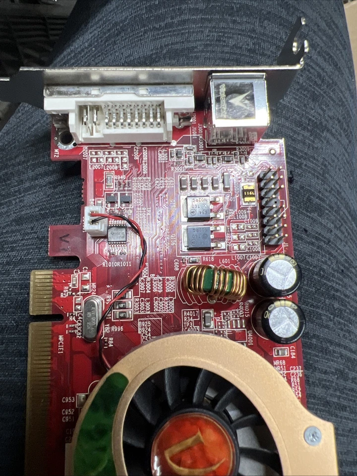 VisionTek ATI Radeon X1300 256MB Graphics Card DDR2 VT-X1300PCIDMS - Image 3 of 4