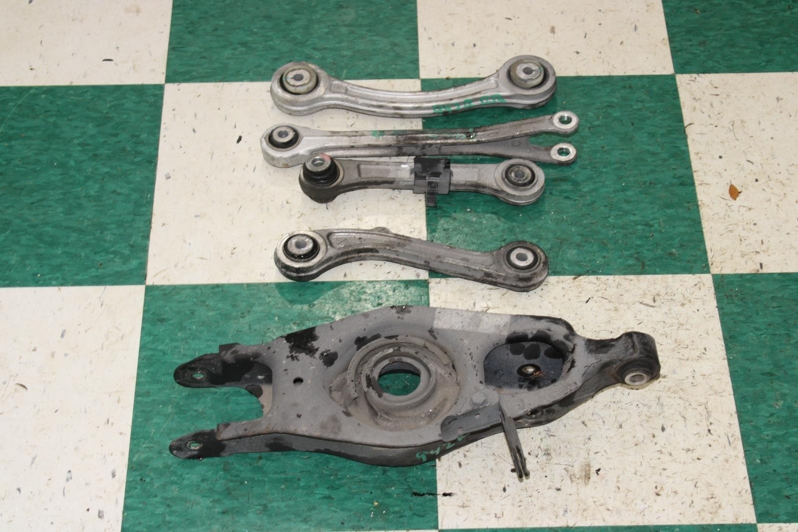 Maserati Ghibli 2014-2021 Rear Right Control arms 5 pcs