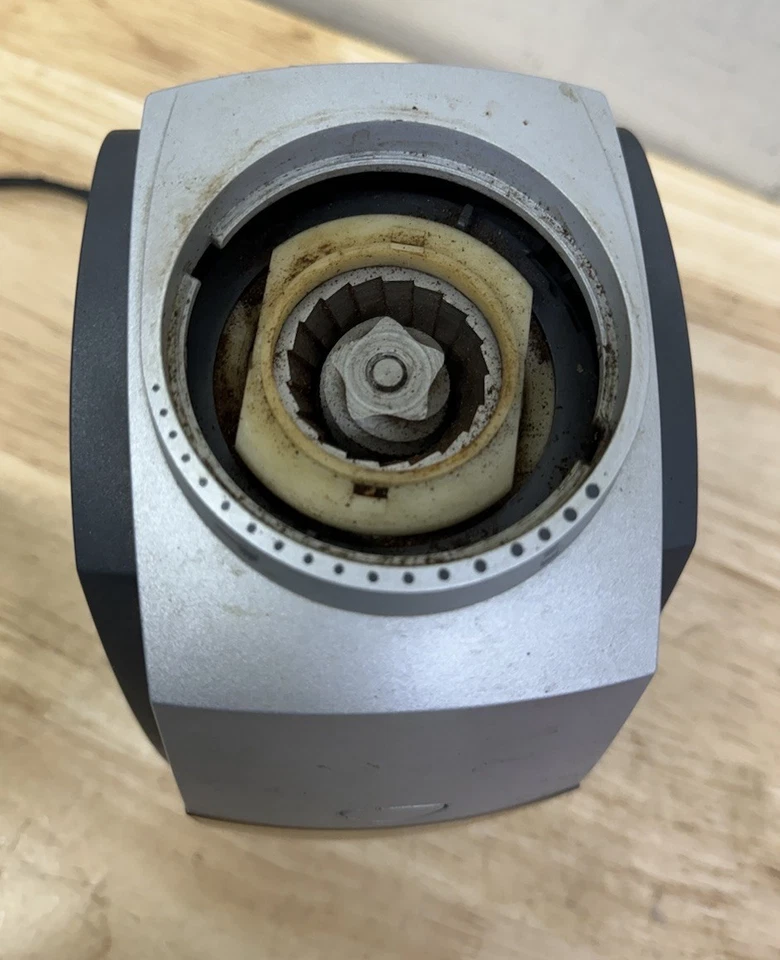 Solis Maestro Baratza Conical Burr Coffee Grinder - With Lid - Image 3 of 4