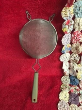 Vtg Kitchen Strainer with Olive Green Plastic Handle Colander or Sieve 