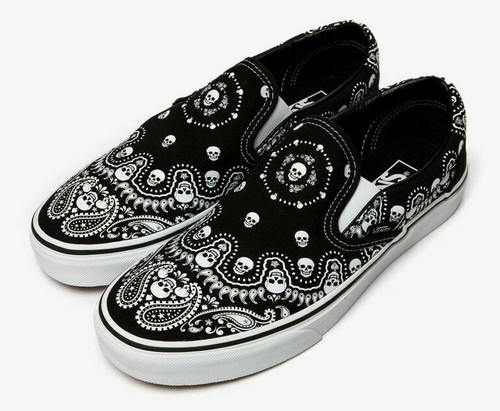 VANS CLASSIC SLIP-ON ( BANDANA SKULL BONES ) BLACK / TRUE WHITE VN0A33TBD9S | eBay VANS CLASSIC SLIP-ON ( BANDANA SKULL BONES ) BLACK / TRUE WHITE VN0A33TBD9S | eBay
