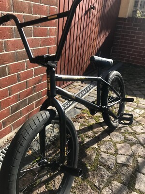 Wethepeople Reason 2019; schwarz/gold; kaum gebraucht; Pegs u. Bremsen kostenlos