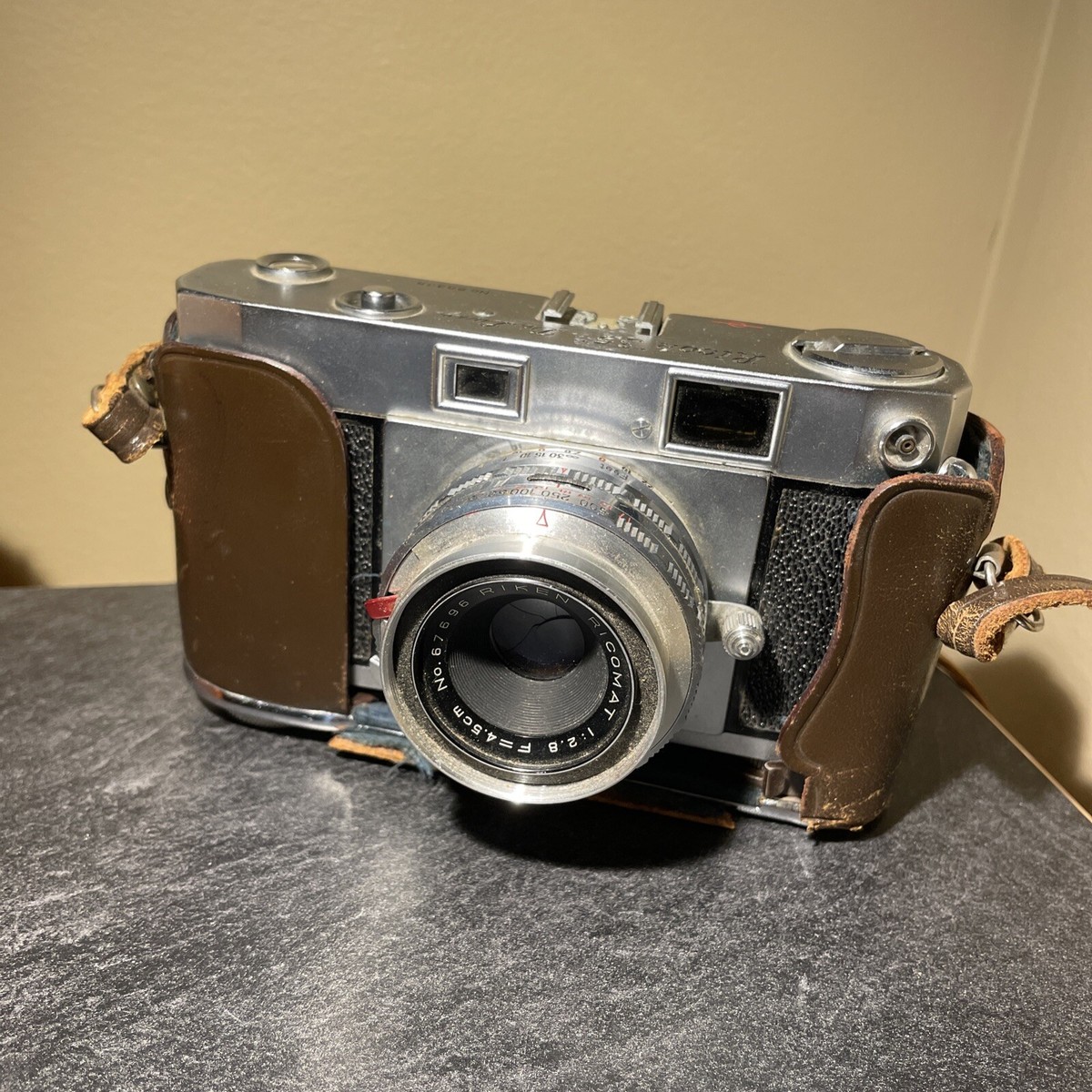 Vintage RICOH 35 De luxe Rangefinder 35mm Film Camera, made in