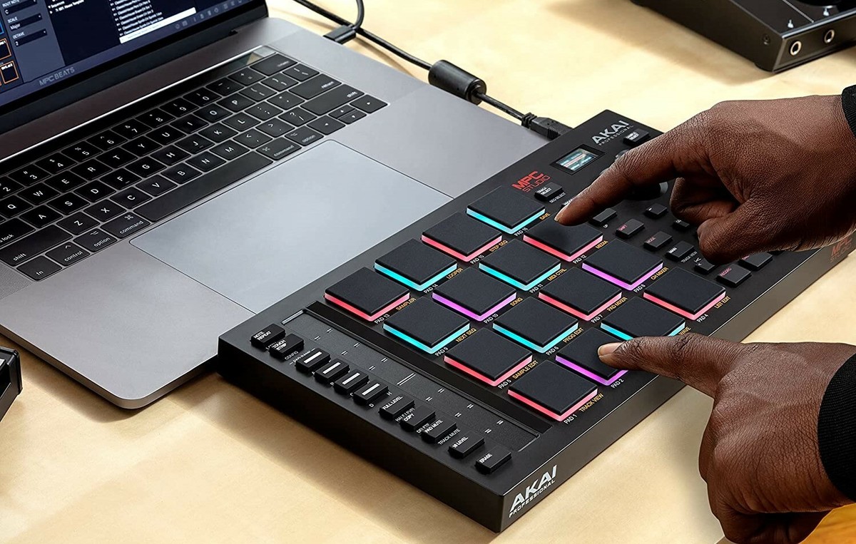 Pre order Akai MPC Studio II - Music Production Studio New