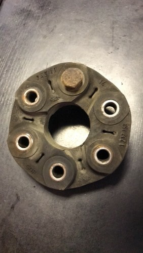 BMW GELENKWELLE DONUT BUCHSE FÜR E39 5ER BENZIN 1209168