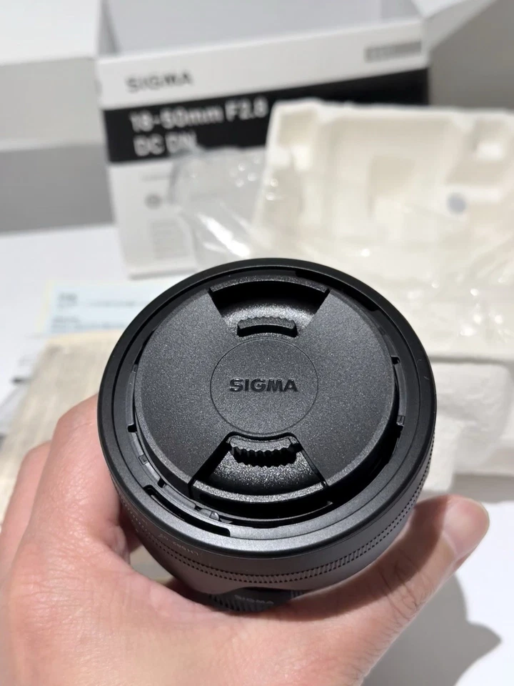 sigma 18-50mm f2.8 sony - image 3 of 4