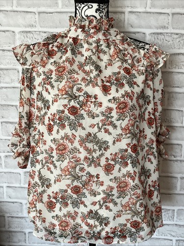 MAX STUDIO cream floral ¾ cold shoulder sleeve pullover blouse, Size M