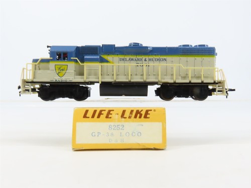 Locomotora diésel escala HO 8252 D&H Delaware & Hudson GP38 #7301  | Condition: Used