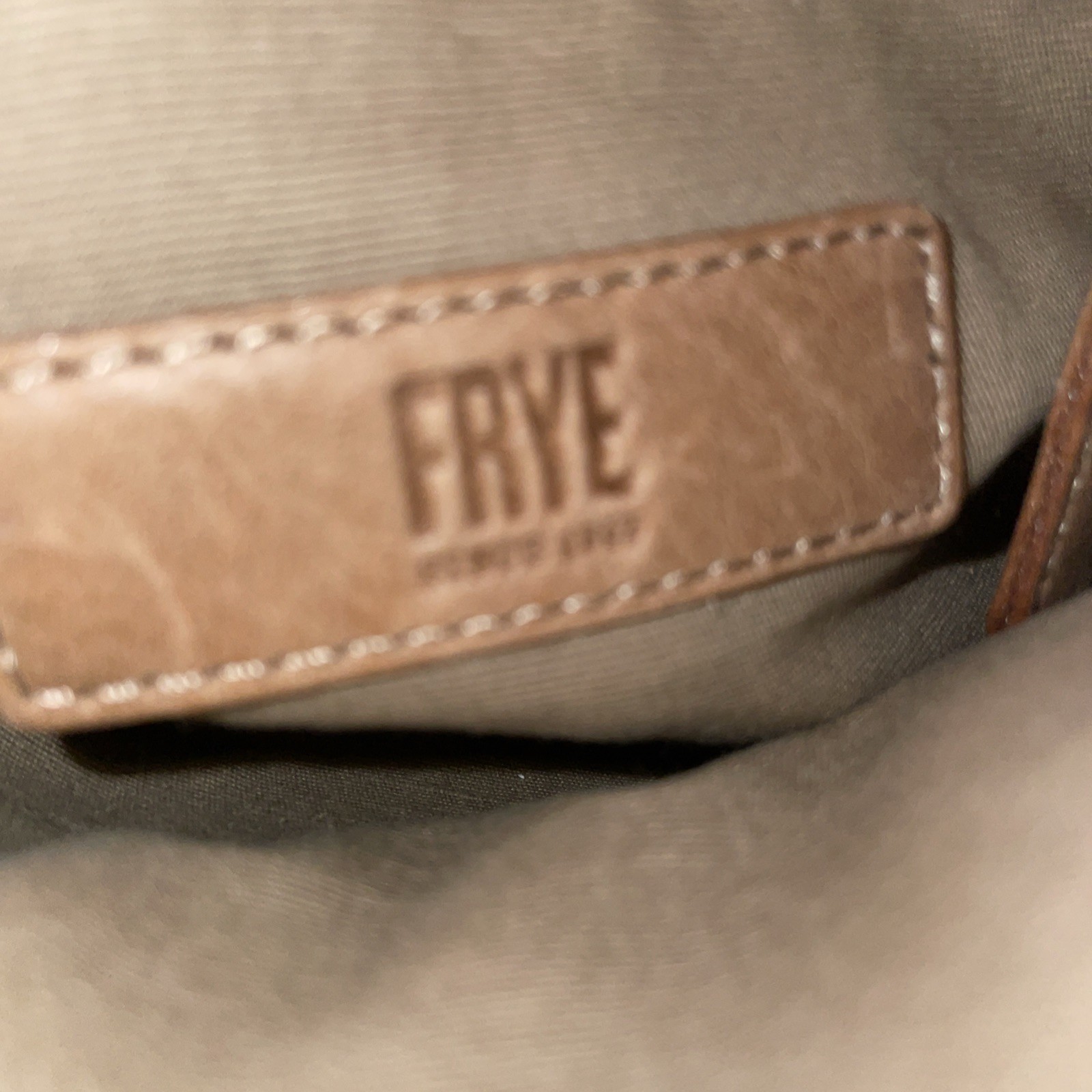 FRYE light brown leather adjustable CEOSSBODY BAG - image 6