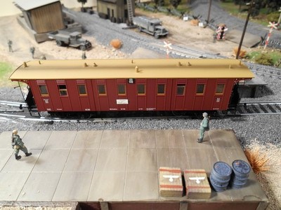 HO Brawa German Troop Car #2331