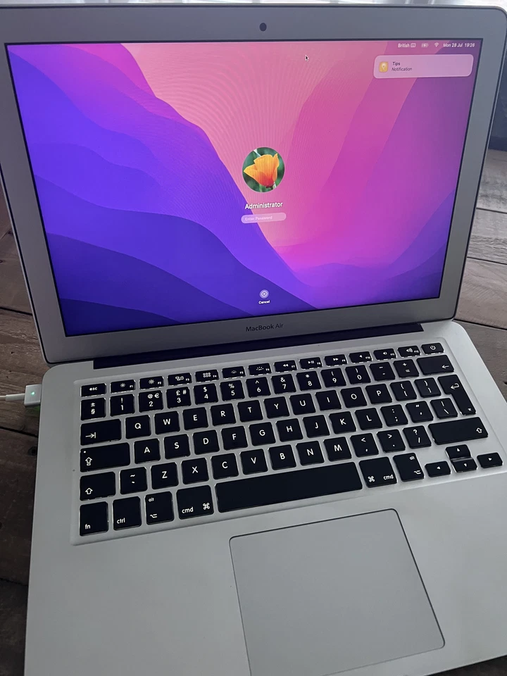 Apple MacBook Air 13" 2015 · i5 · 4GB · 256GB, photo 1 of 5