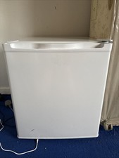Mini Fridge Cooler for Drinks 15g