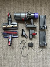 Dyson V11