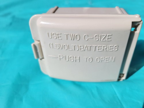 DURA HEAT DH1050,DH1051 KEROSENE HEATER BATTERY CASE HOLDER "C" SIZE &WICK GUIDE - Picture 4 of 7