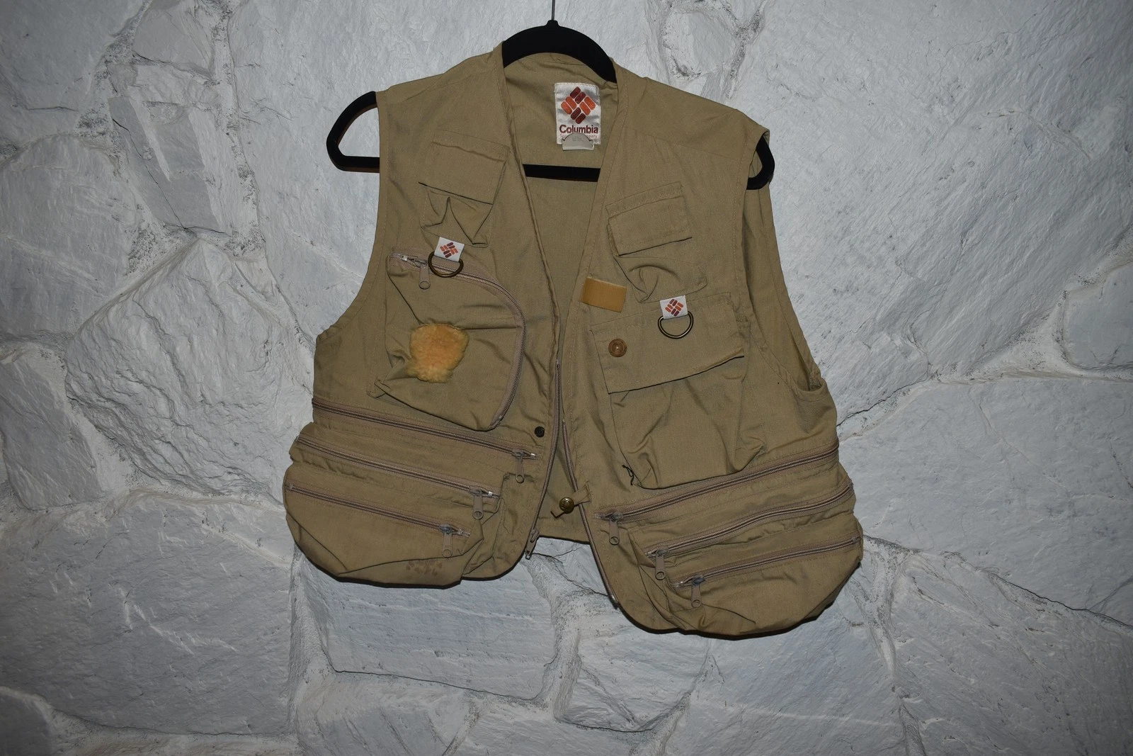 COLUMBIA SPORTSWEAR CO SIZE LARGE VINTAGE FISHING VEST 156-1432 (LEQ65)
