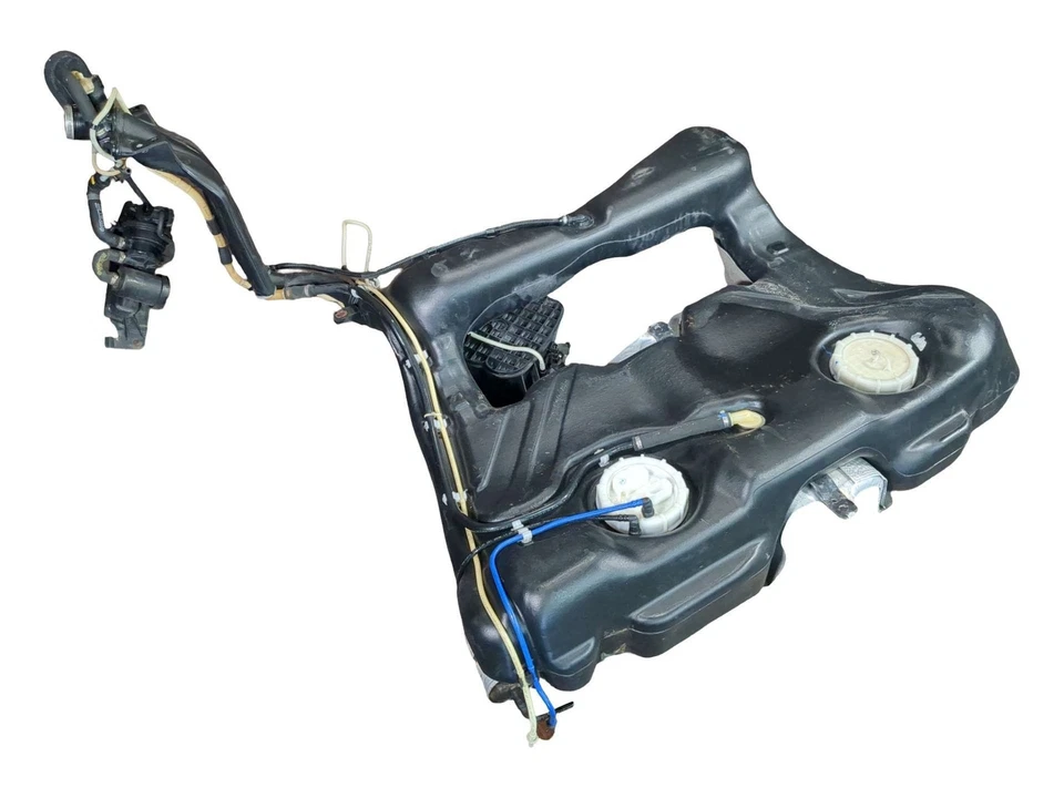 2004 ----- Volkswagen Golf R32 ----- Tanque de combustible de gasolina -- 1J0201060DE Foto 2 de 4