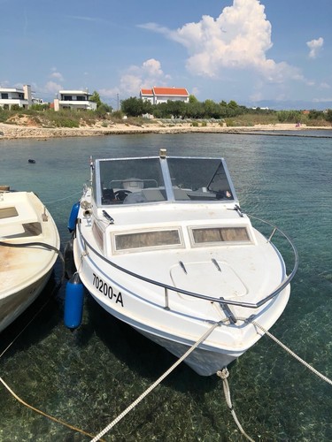 Motorboot 90PS Evinrude + Kajüte + Trailer – Gepflegt & Wartungsfrei - Bild 6 von 9
