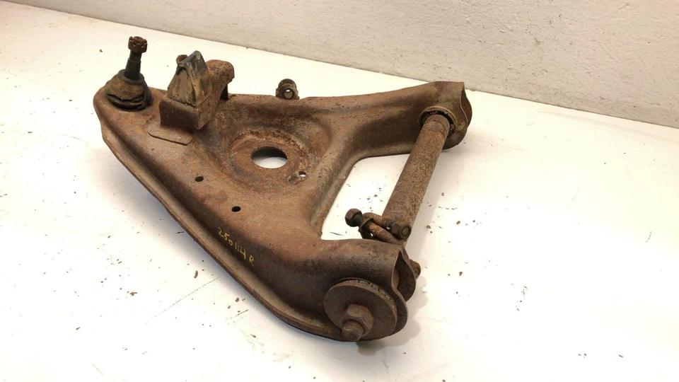 Brazo de control inferior delantero derecho pasajero Chevy C10 1973-1987 OEM brazo A 12472422 Foto 2 de 4