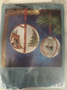 Heirlooms Christmas Ornament # 157  CREWEL WOOL KIT ON LINEN WITH VELVET  10"