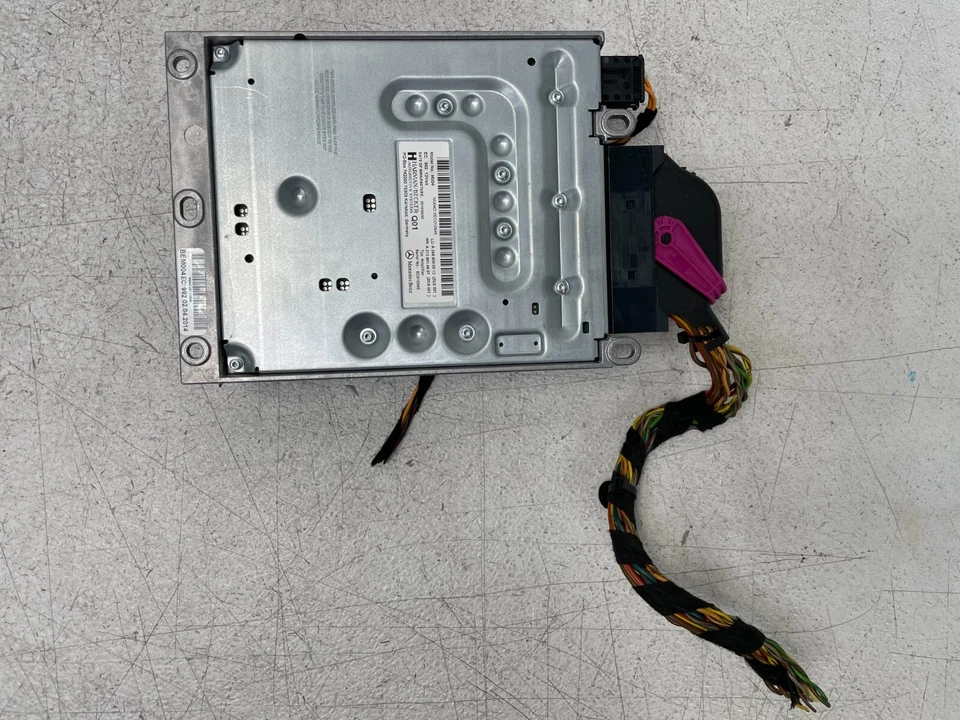 Sistema de sonido amplificador Harman Becker 2014-2018 Mercedes CLA45 AMG 1352 FABRICANTE DE EQUIPOS ORIGINALES Foto 3 de 4