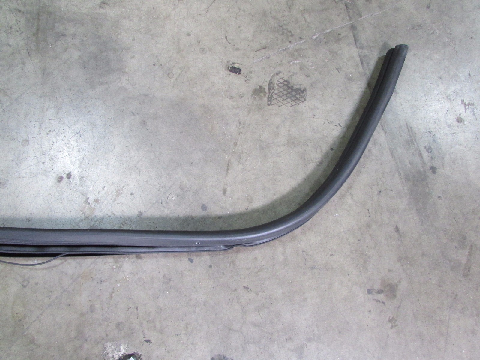 Ferrari California, RH Front Door Gasket, Used, P/N 69846500