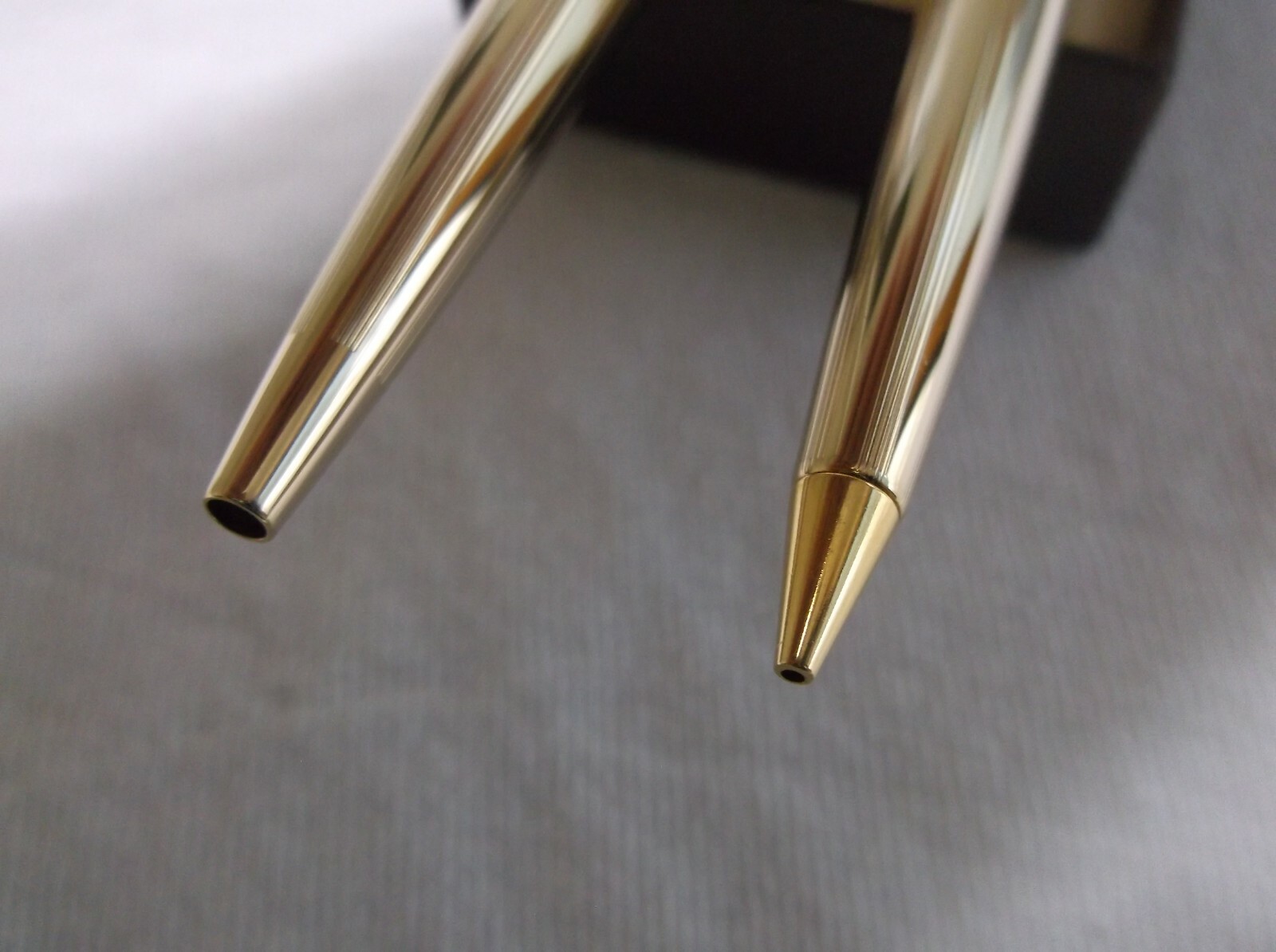 VINTAGE PARKER CLASSIC IMPERIAL GOLD BALLPOINT PEN & .9mm PENCIL SET ...