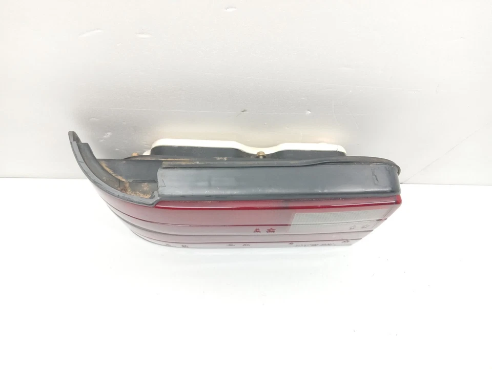 1988 - 1989 HYUNDAI EXCEL REAR LEFT DRIVER SIDE TAIL LIGHT LAMP OEM, 166-58362L - Image 3 of 4