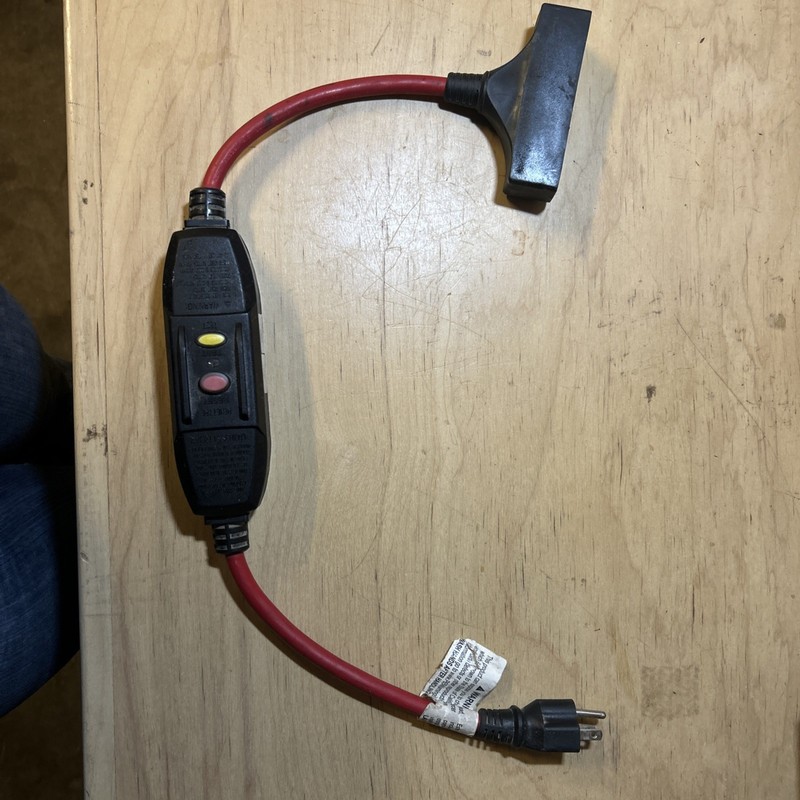 Husky Ground-fault Circuit Interrupter With Power Block 15Amp 120V 60Hz Tested