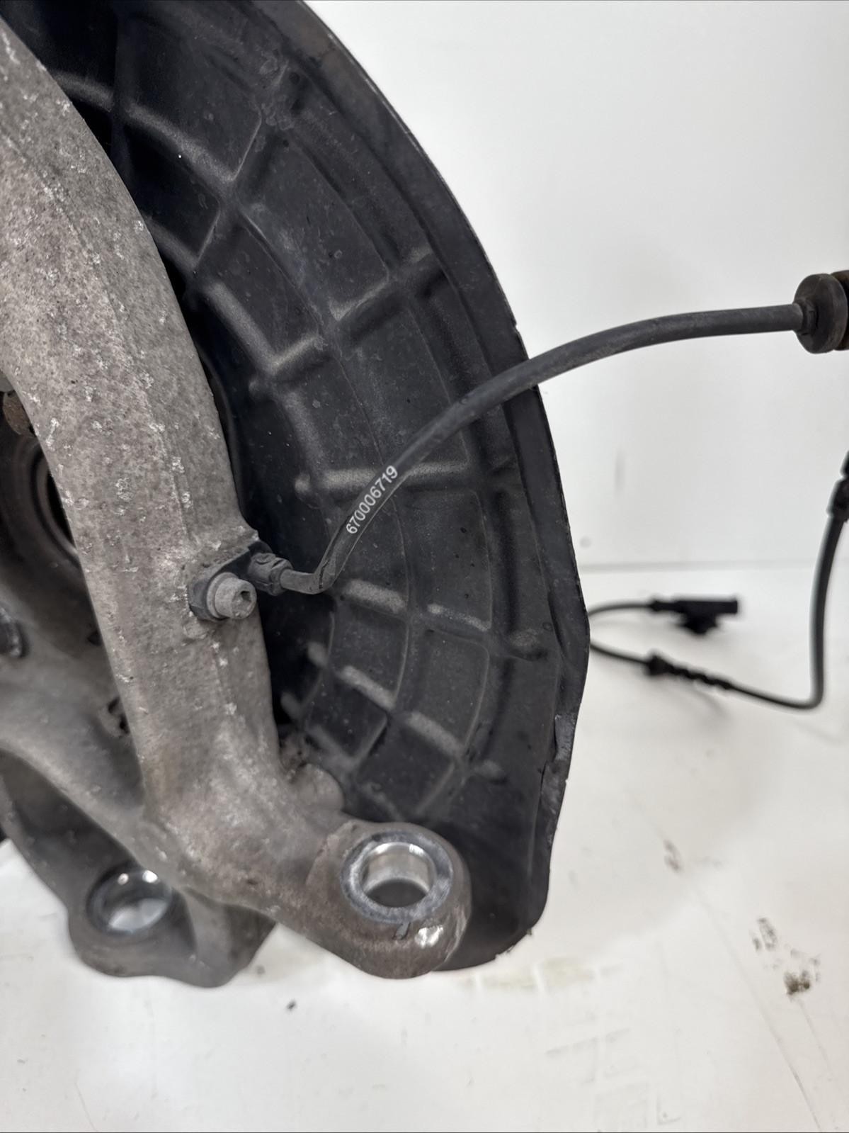 Maserati Quattroporte GTS RWD Front Left Wheel Knuckle Spindle 14-18 :O