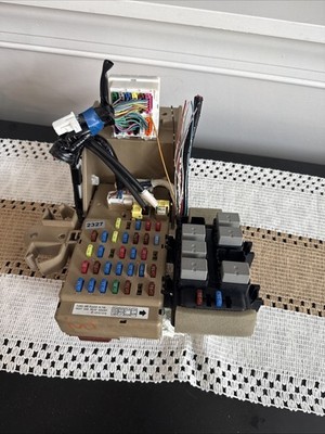2009-2013 SUBARU FORESTER 2.5L INTERIOR DASH FUSEBOX FUSE BOX RELAY 82201FG010