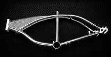 BICICLETAS CRUISER CLÁSICAS CON CUADRO CROMADO ORIGINAL LOWRIDER 20” con inserto de cuadro superior.