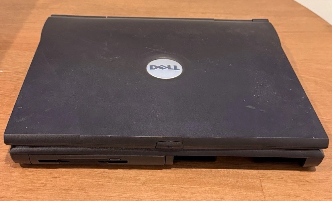 Vintage DELL PP01X Latitude C840 Laptop Pentium 4 Windows XP FREE