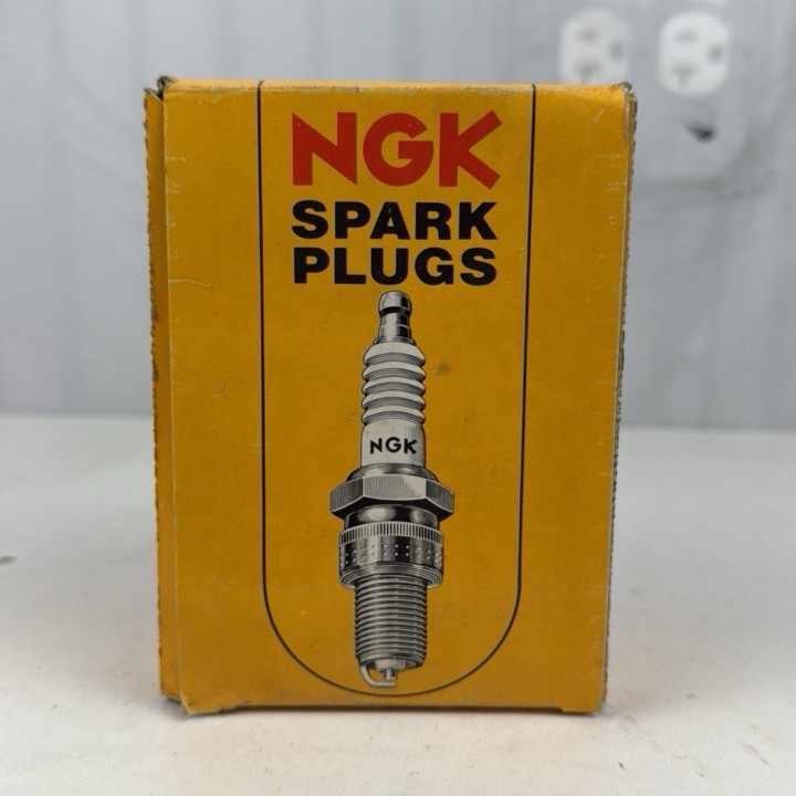 NGK 1111 B7ES Spark Plugs 10 Pack NEW