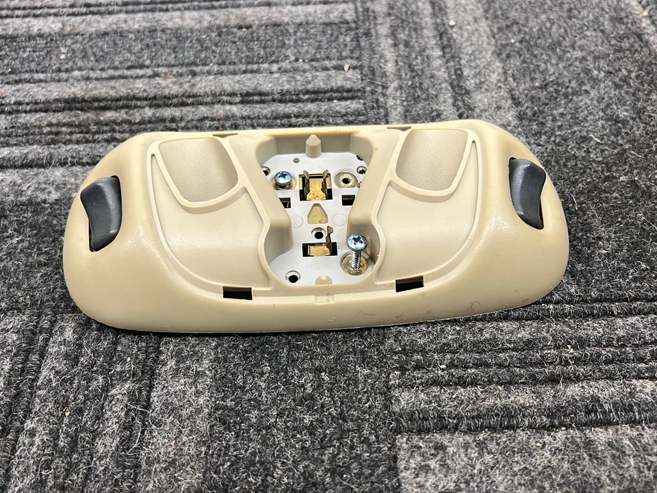 2005 Ford F-250 Pickup Dome Light F4DB-13776-BCW - Imagem 2 de 4