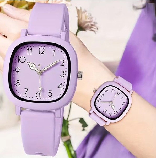 Reloj analógico de cuarzo morado