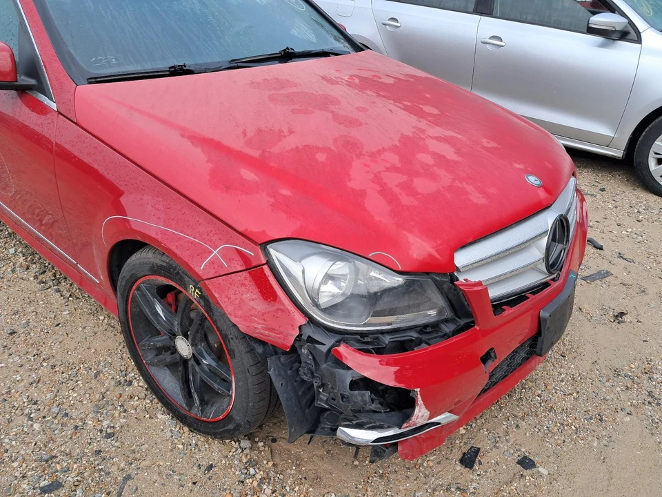 Used Front Center Upper Grille fits: 2013 Mercedes-benz Mercedes c-class 204 Typ Foto 3 de 4