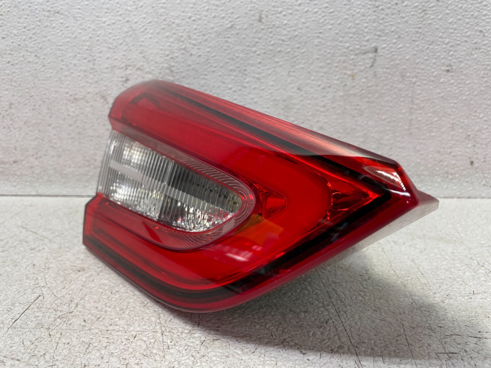 14-17 Maserati Quattroporte S Rear Left Inner Tail Light Taillight Lamp 1359 OEM