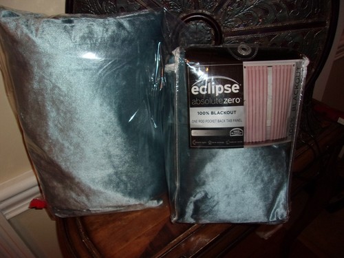 New Eclipse Harper Velvet Blue Absolute Zero Blackout Panels (Pair) - Picture 2 of 4