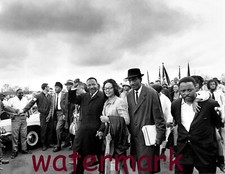 Martin Luther King Jr. & Coretta Scott King marching March 25,1965 Photo 8x10