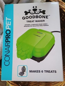 Goodbone Dog Treat Maker By ConAirProPet Makes 6 Healthy Treats +Recipe Book