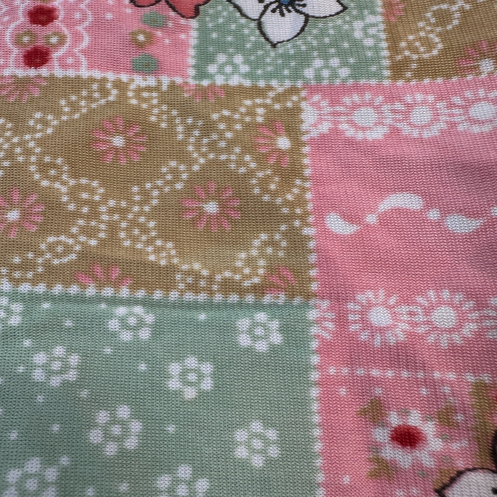 Vintage 1960s Triangle Patchwork Head Covering Sc… - image 3