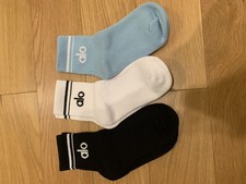 Alo Unisex Half-Crew Throwback Socks 3 Pack White black blue