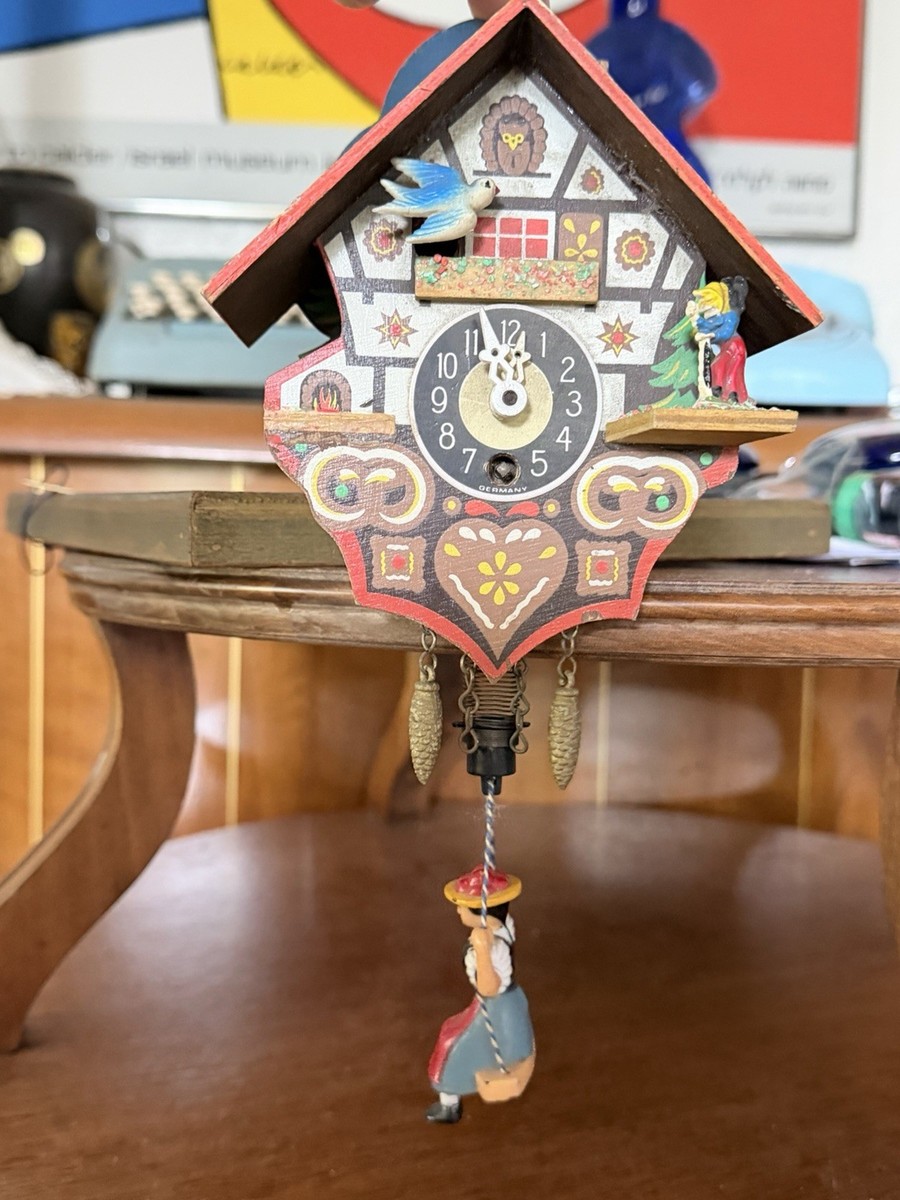 限定！レア！リミテッドエディション　MIniature Clock Vintage Miniature Cuckoo Clock with Girl on Bouncy Swing Germany