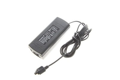 Original Netzteil Ericsson BML 162 113 R1A Output: 7,6V 600mA