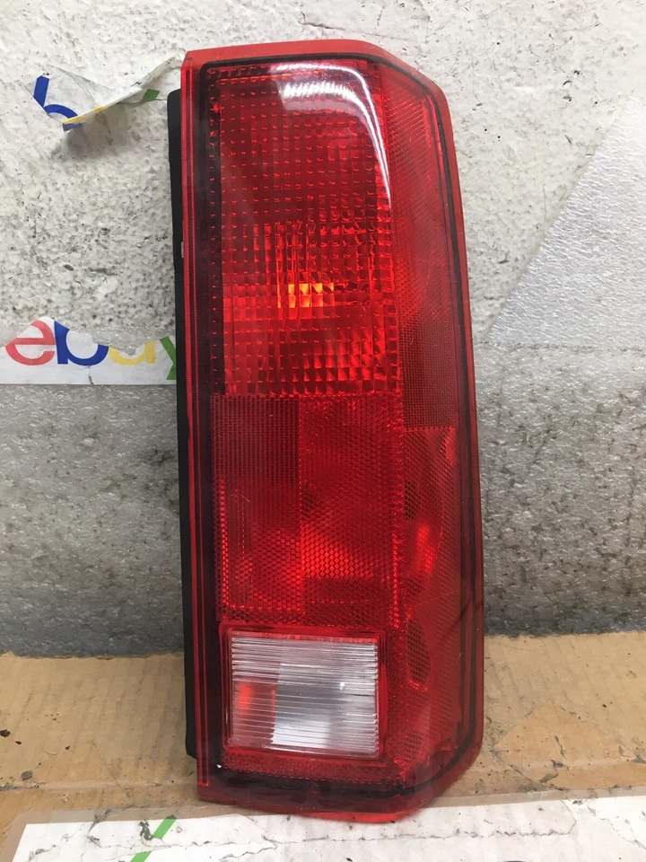 Luz trasera lateral derecha #NT11 1985-2003 nueva para Chevrolet Astro GMC Safari Foto 2 de 4