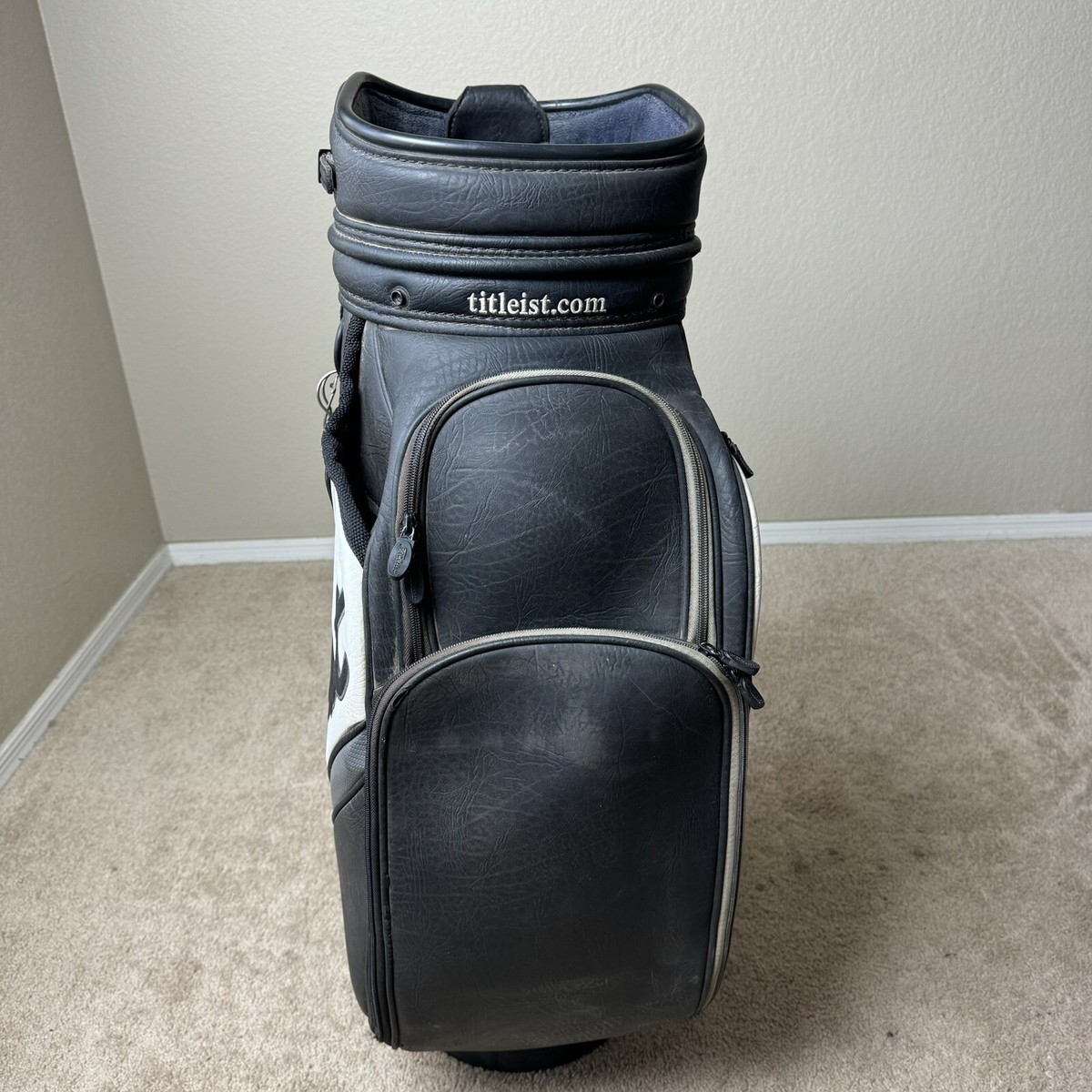 Titleist Staff Cart Golf Bag Black & White Leather 6 Way Titleist Staff Cart Golf Bag Black & White Leather 6 Way