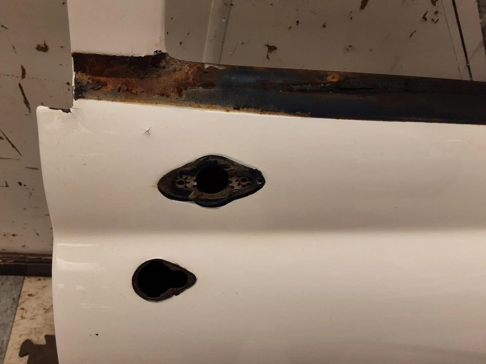 Cadillac Series 62 1948 sedán de 4 puertas OEM pasajero derecho puerta delantera carcasa blanca Foto 3 de 4