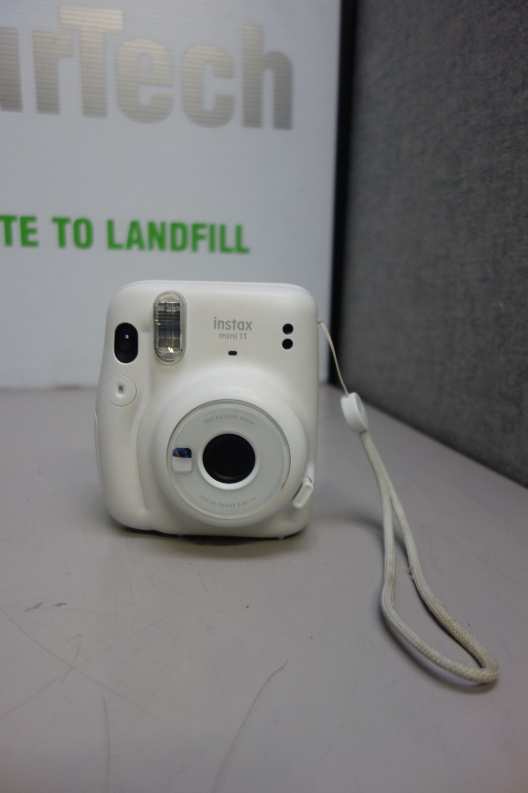 FUJIFILM INSTAX Mini 11 Ice White Instant Camera with Auto Exposure
